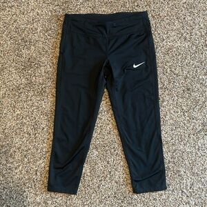 Nike Dri-Fit capri length workout pants